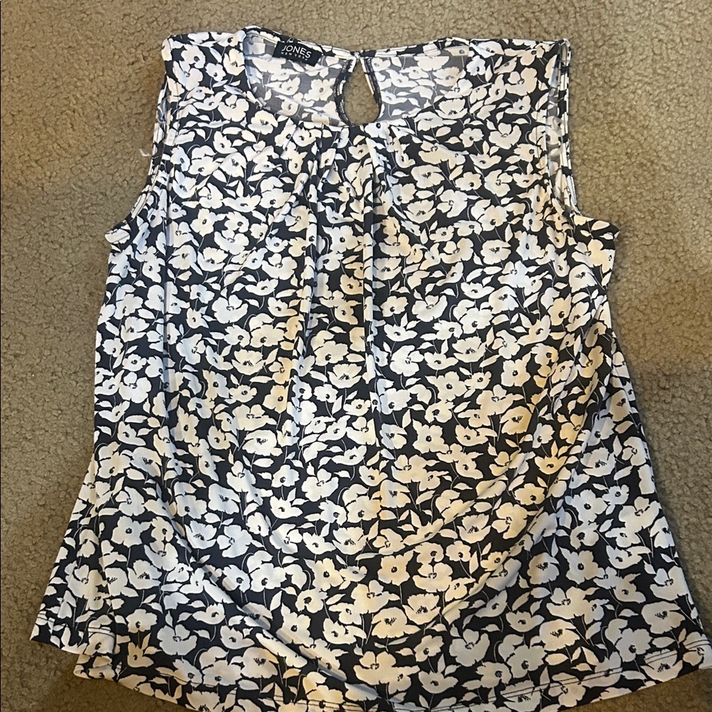 Jones New York Black and White Floral Top